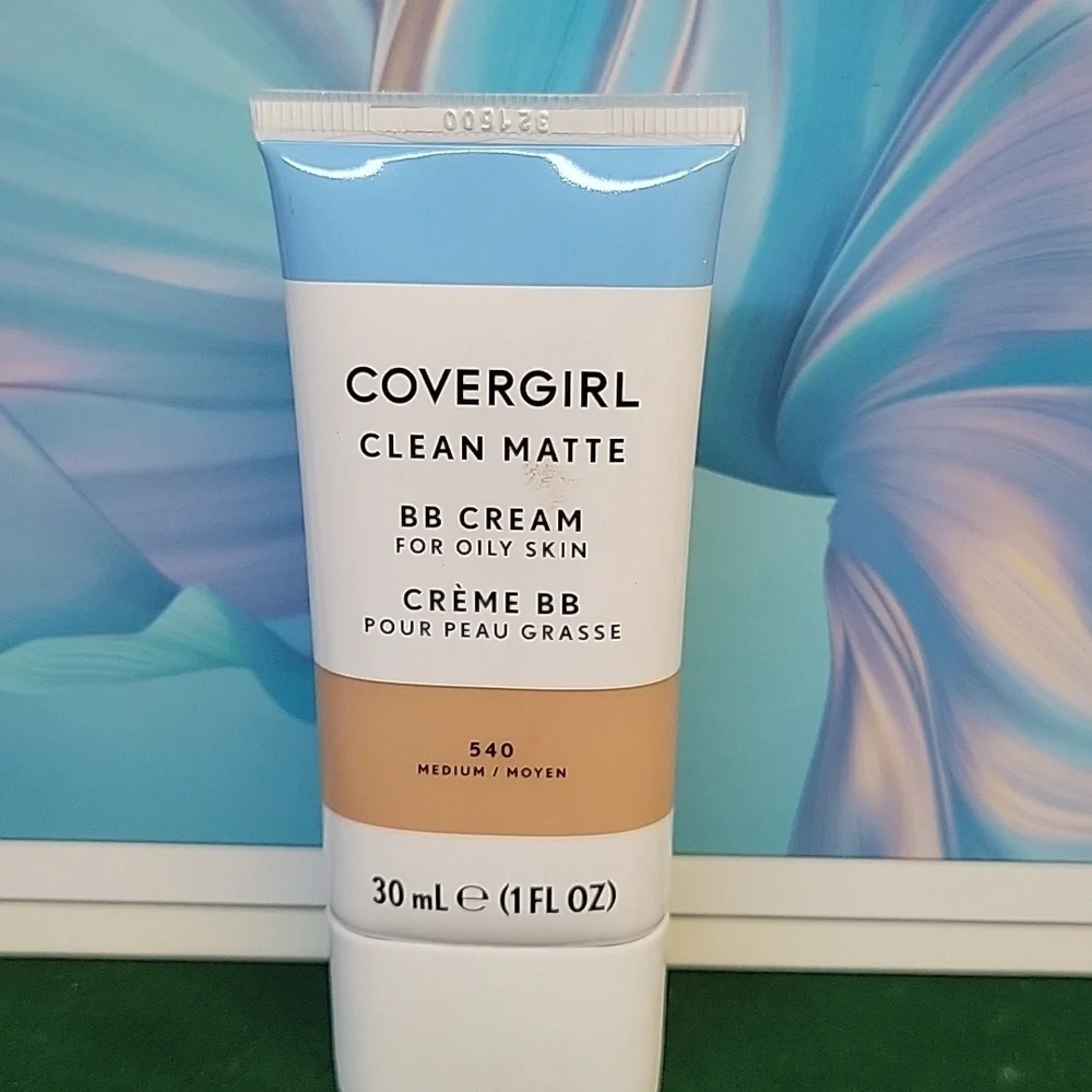 COVERGIRL Clean Matte BB Cream 30ml New Sealed Tube - 540 Medium